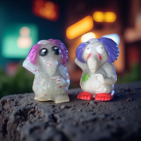 The Trash Pack Trashies Gross Zombies-Scaboon SPECIAL ED-GLOWS & Common B14 - Picture 1 of 4
